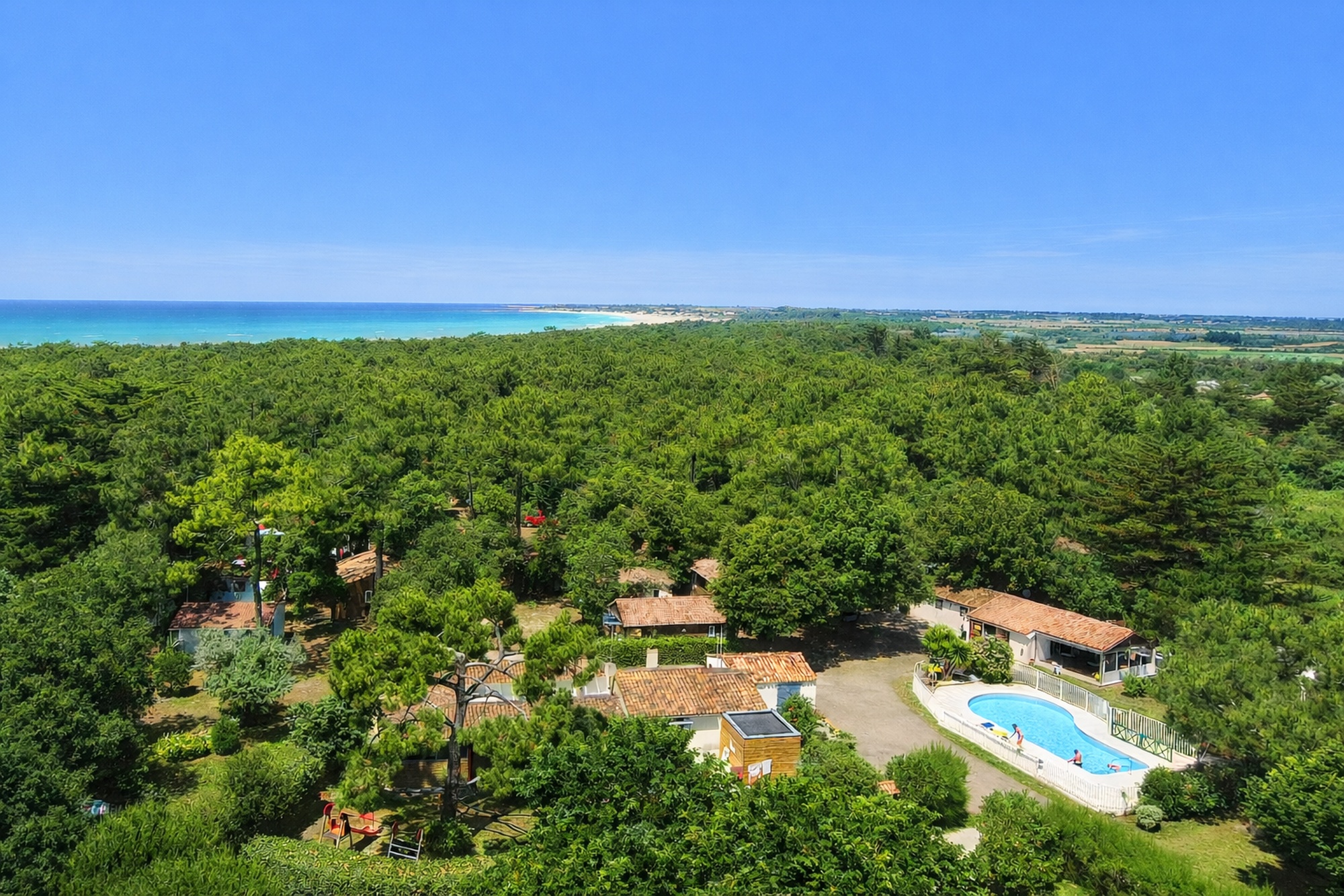 camping-la-campiere-proche-de-locean-sur-lile-doleron